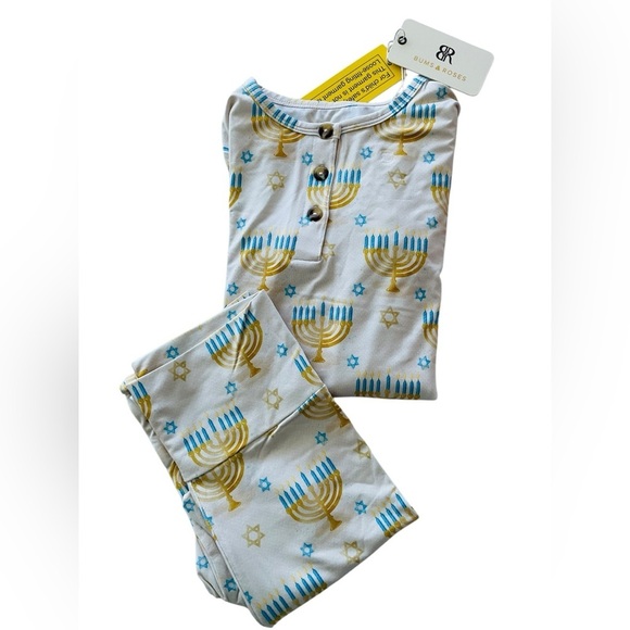 Bums & Roses Pajama Set Holiday Hanukkah Menorah Stars 2 Piece Bamboo 4T NWT - Picture 1 of 2